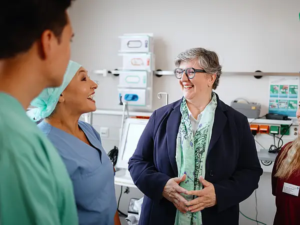 Kollegiale Besprechung im Zentrum für Intensivtherapie