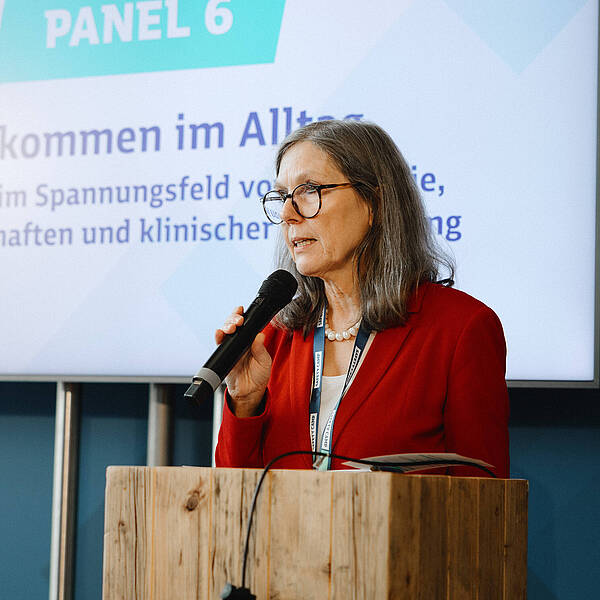 Prof. Dr. med. Martina Kadmon, Dekanin