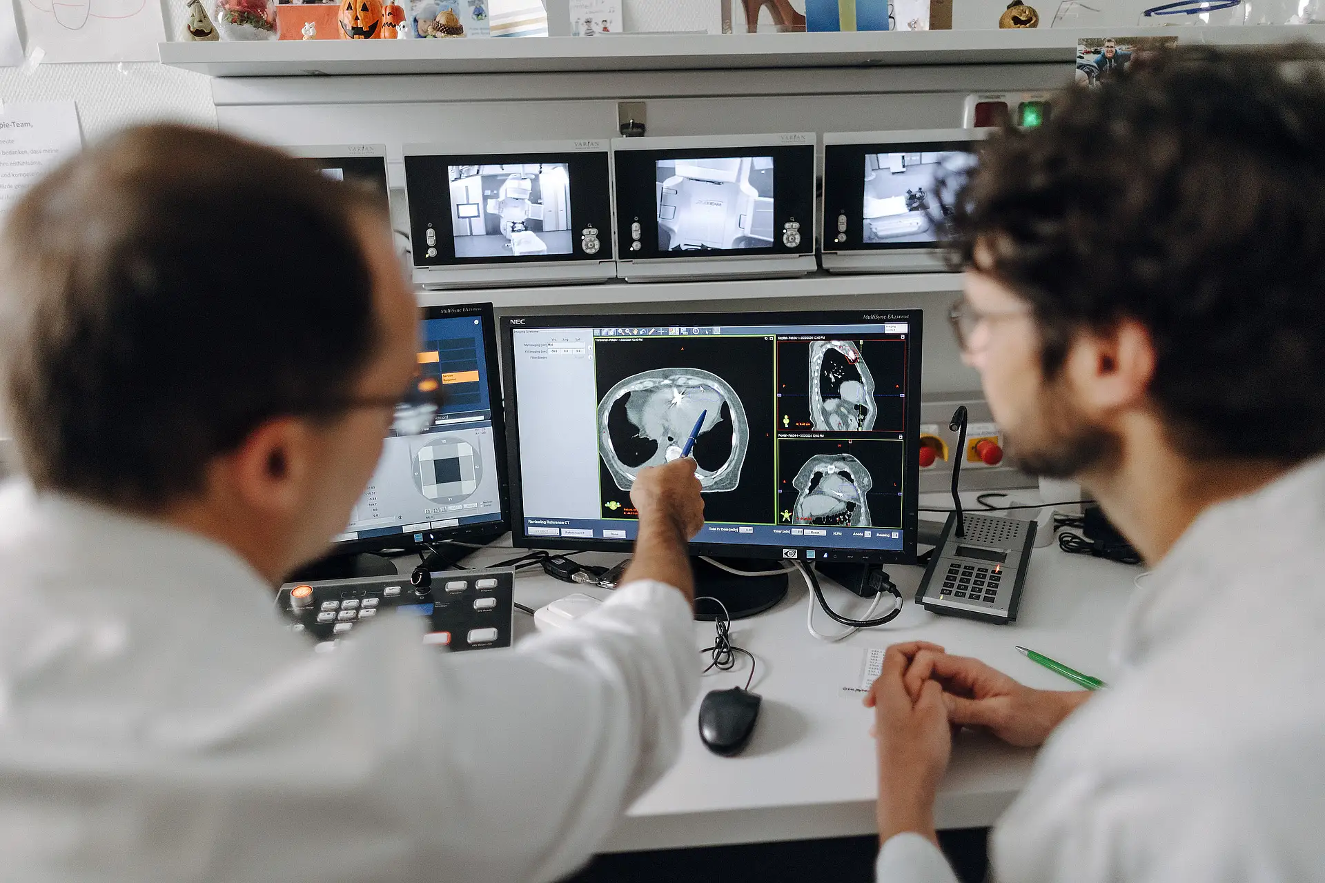 Forschung und Lehre am UKA 