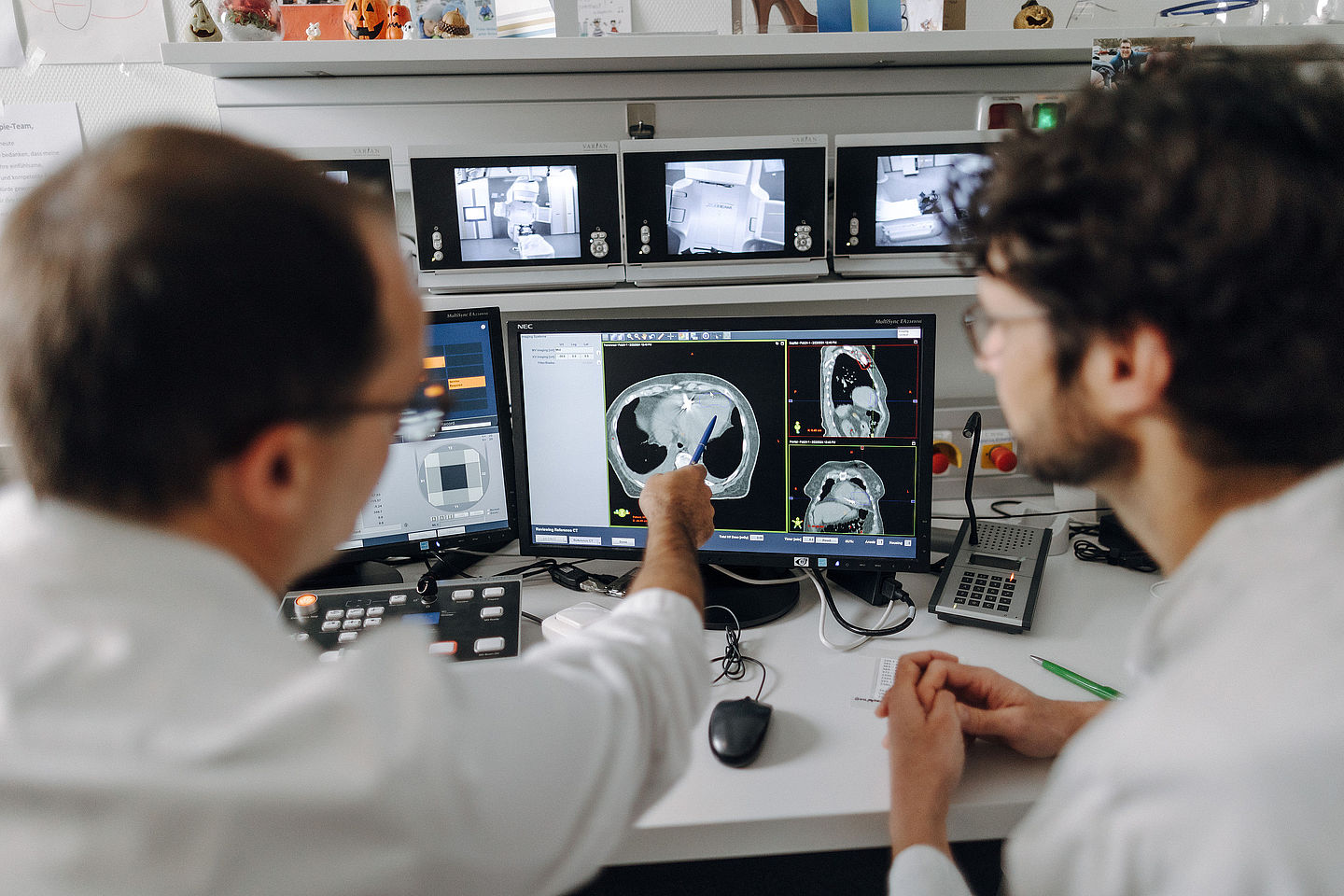 Forschung und Lehre am UKA 